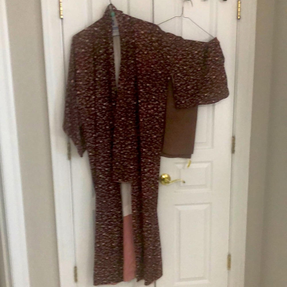 Antique Japanese kimono and obe (belt). Fits size 8/10/12. Fully lined.